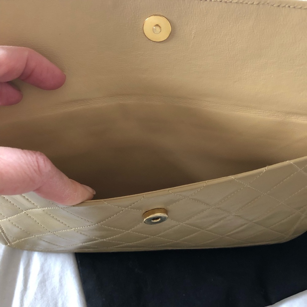 RARE Vintage CHANEL Full Flap Turnlock - INTERIOR - Picture 7 of 8